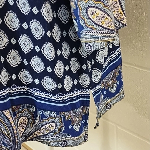 CHICO'S TUNIC, LAGENLOOK, BOHO, PRINT WITH BORDER, 3/4 BELL SLEEVE, V-NECK, - Picture 3 of 9